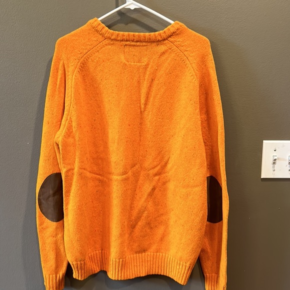 American Eagle Men's Orange
Crew Neck Sweater size Extra Large elbow patches - Picture 5 of 5